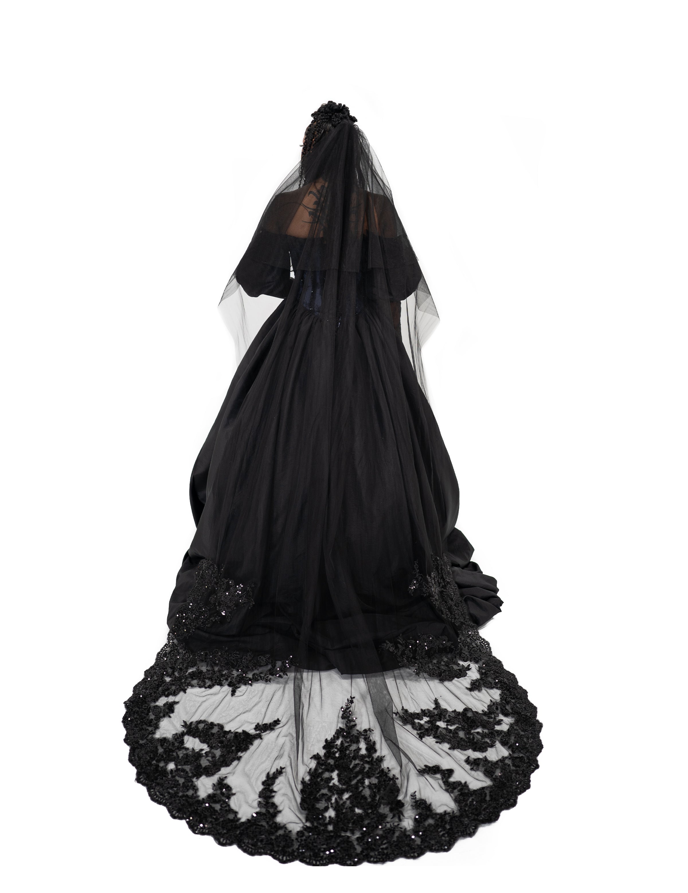 Full length black chapel veil on alternative bride by Bête Noire
